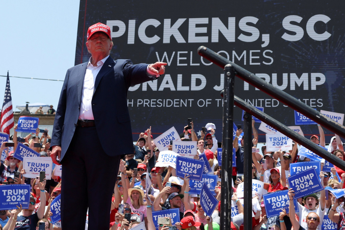 Donald Trump calificó de "incompetente" a Joe Biden. Foto: Reuters.