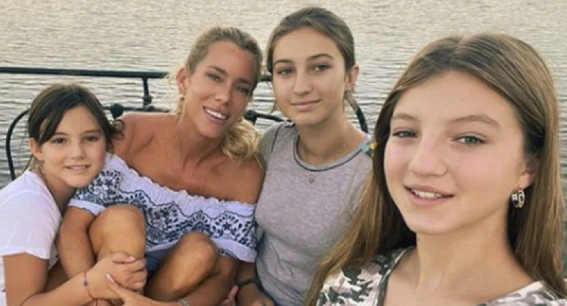 Nicole Neumann con sus tres hijas. Foto: Instagram.