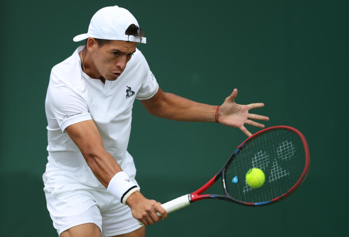 Sebastián Báez perdió con el chileno Barrios Vera en Wimbledon. Foto: EFE.