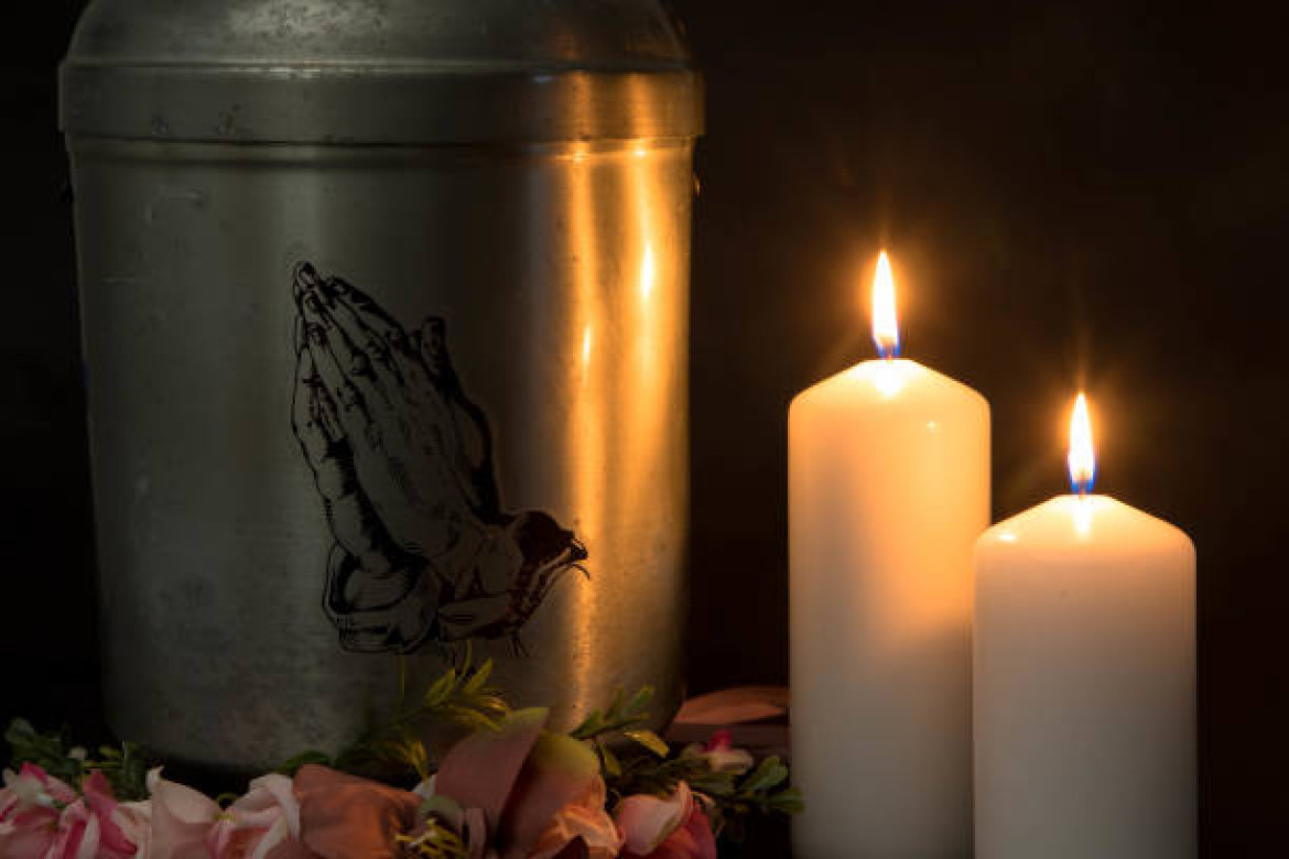 Se utiliza una mezcla de hidróxido de potasio y agua para descomponer los restos humanos. Foto: Unsplash.