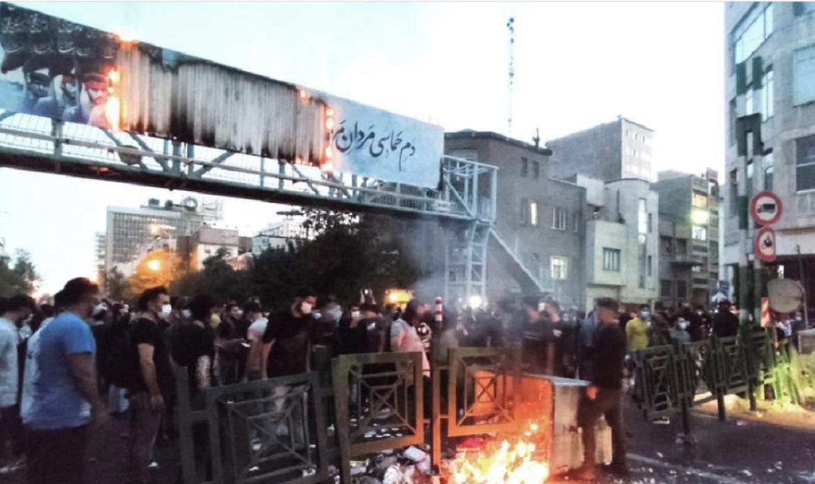 Policía iraní en manifestaciones. Foto: Télam