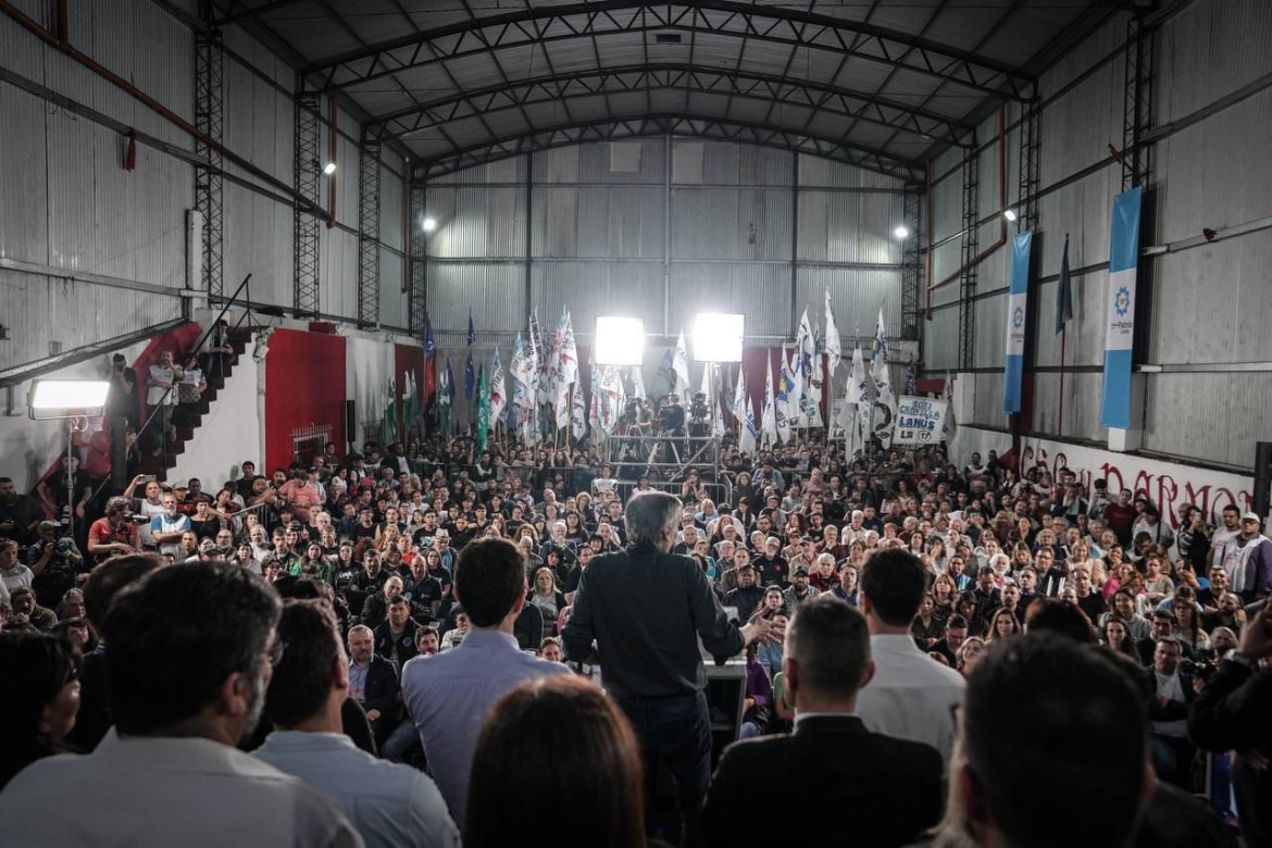 Acto con Máximo Kirchner en Lanús. Foto: Prensa.