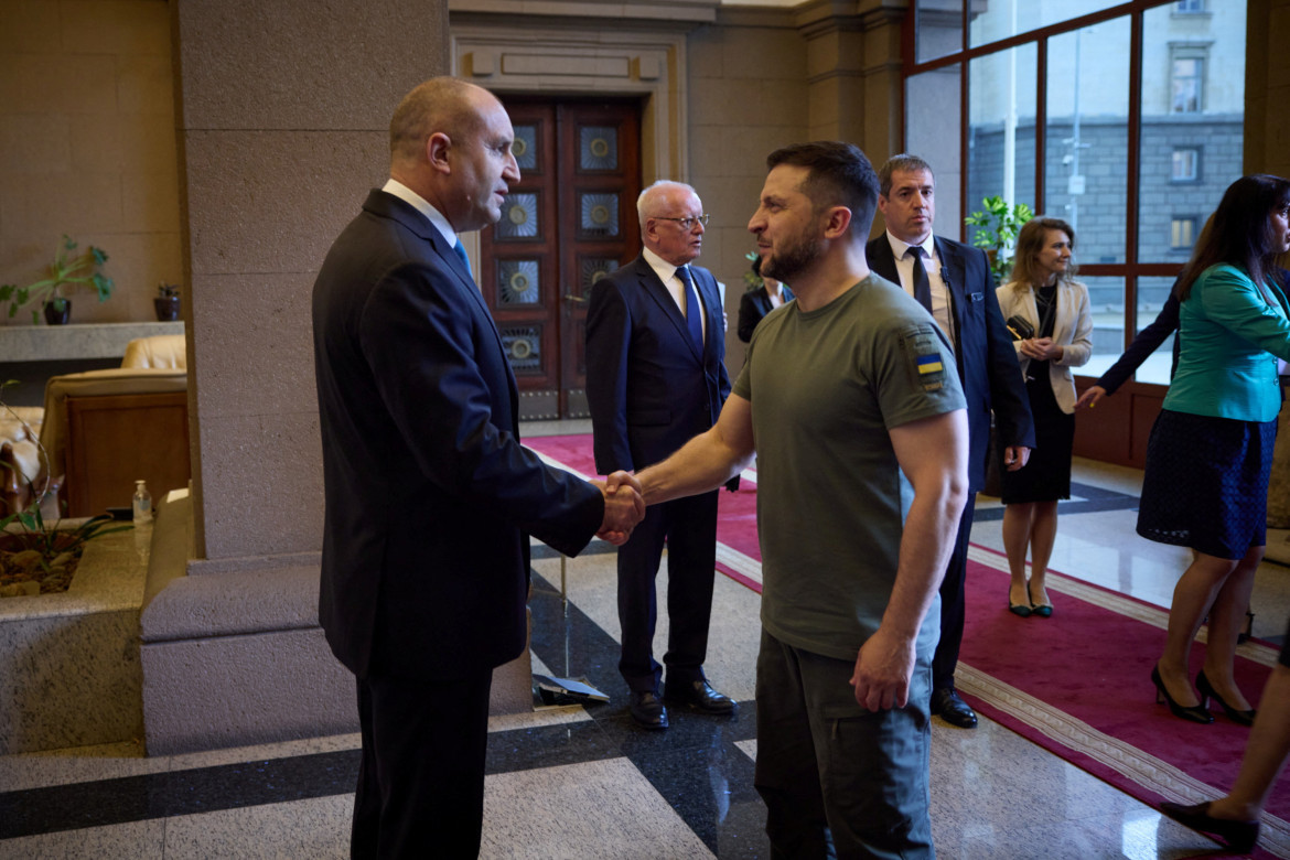 Rumen Radev recibió a Volodimir Zelenski en Sofía. Foto: Reuters.