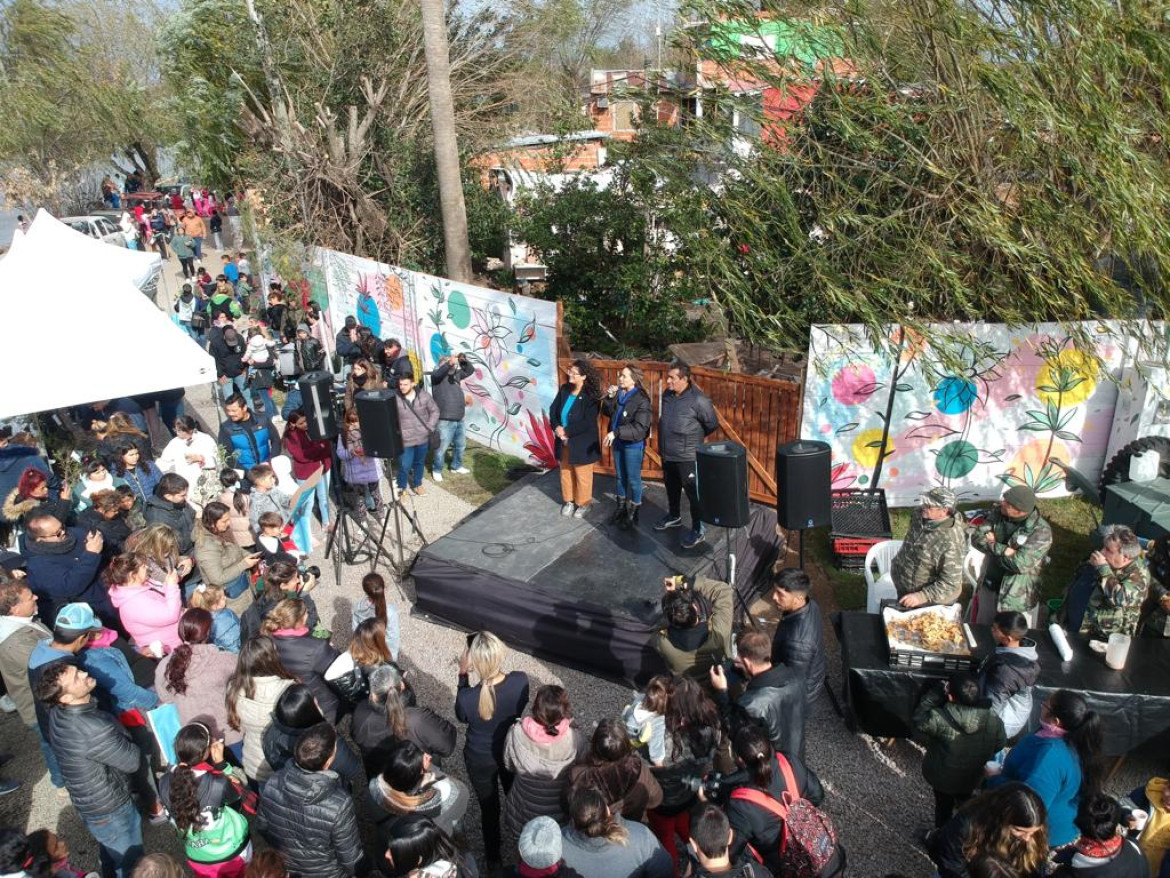 Malena Galmarini y Romina Barrios inauguraron el Muelle Vecinal de las Infancias y un nuevo espacio recreativo en el barrio Almirante Brown, Tigre