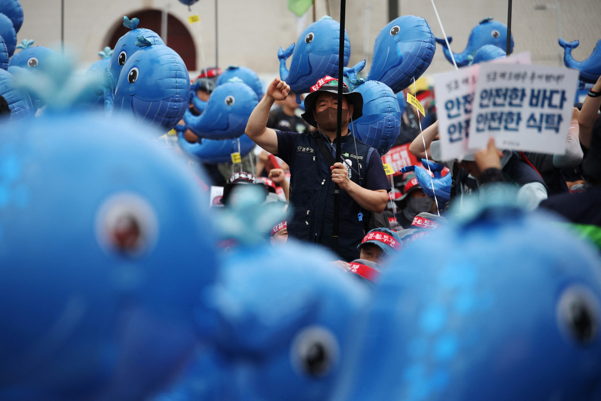 Protestas de chefs contra el plan de Japón de descargar agua radiactiva tratada de la planta de Fukushima. Foto: Reuters