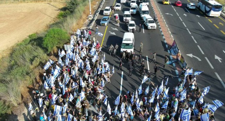 Protesta en Israel por la reforma jurídica. Foto: Twitter/@MundoEConflicto