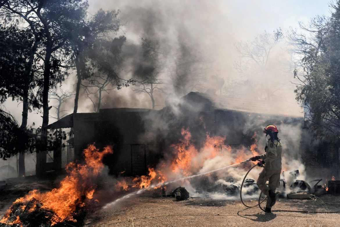 Incendios en Loutraki, Grecia. Foto: EFE.