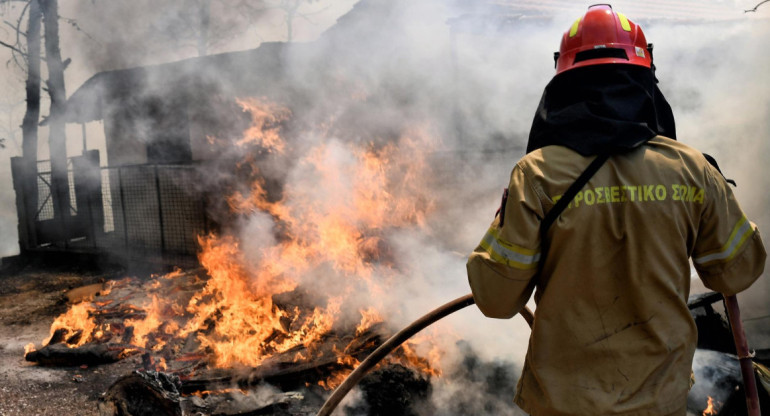 Incendios en Lutraki, Grecia. Foto: EFE.