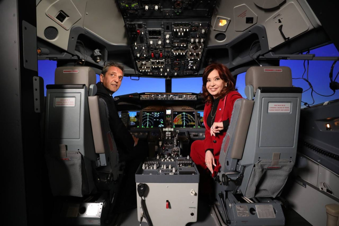 Cristina Kirchner y Sergio Massa en el acto de Aerolíneas Argentinas.