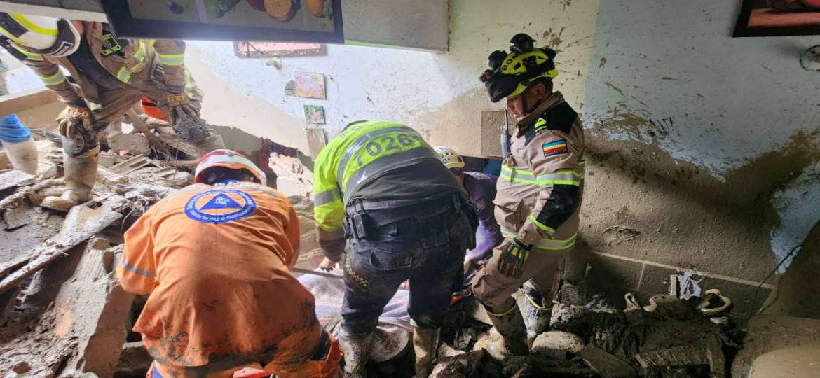 Avalancha deja al menos 12 muertos en Colombia. Foto: Reuters.