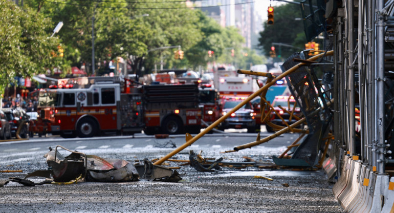 Una grúa se prendió fuego en Nueva York. Foto: Reuters.