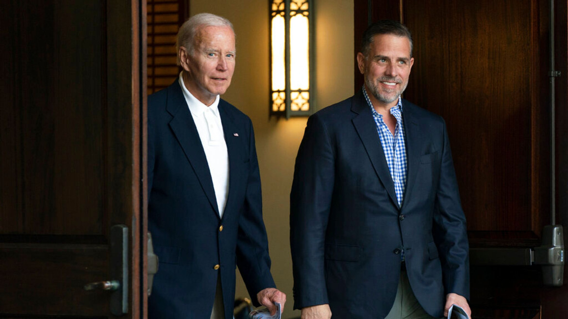 Joe Biden y su hijo Hunter. Foto: EFE