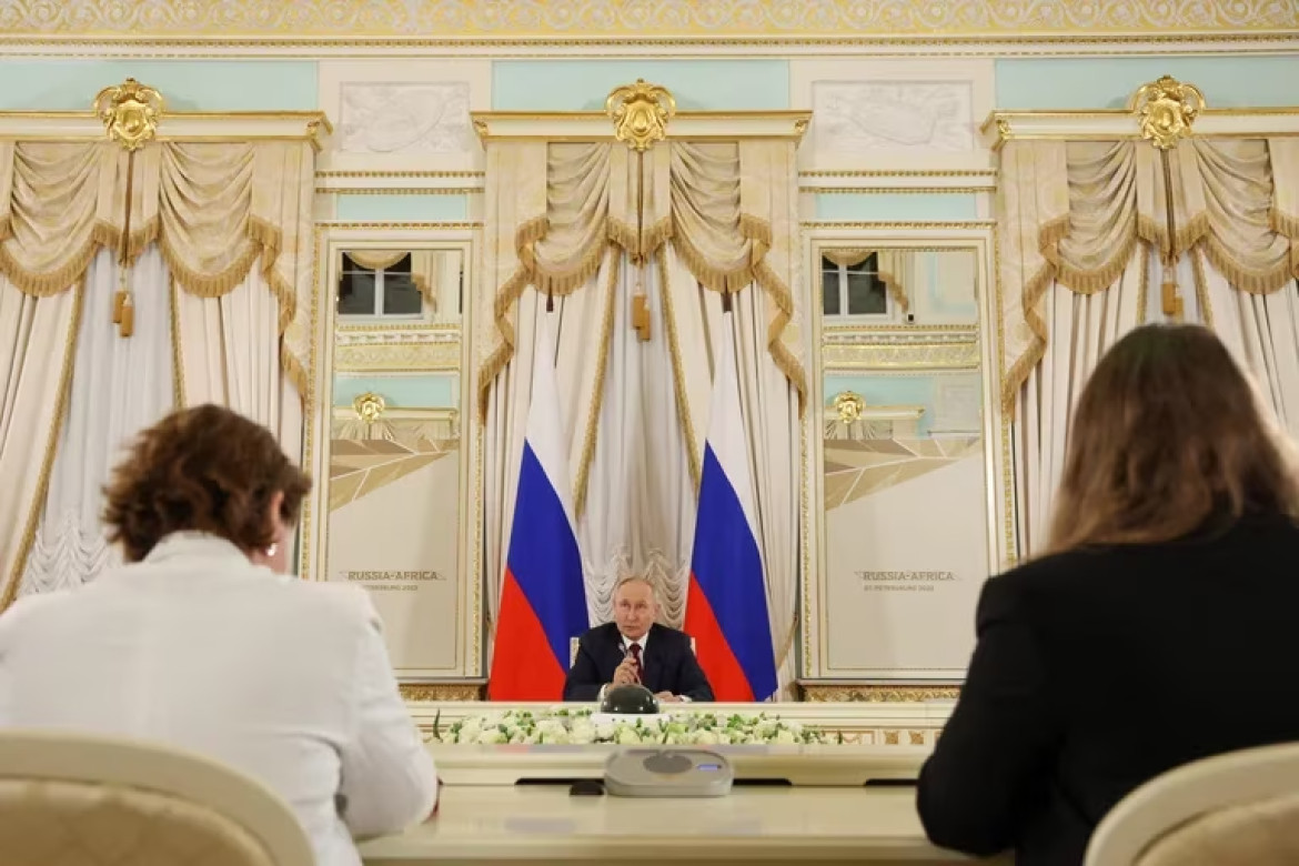 Vladimir Putin, habla en una rueda de prensa en San Petersburgo . Foto: Reuters