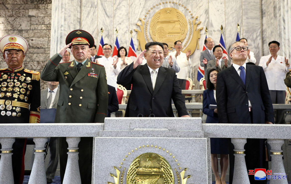 Kim Jong-un recibió a Serguei Shoigu en Pyongyang. Foto: Reuters.