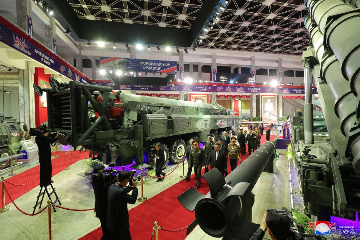 Kim Jong-un recibió a Serguei Shoigu en Pyongyang. Foto: Reuters.