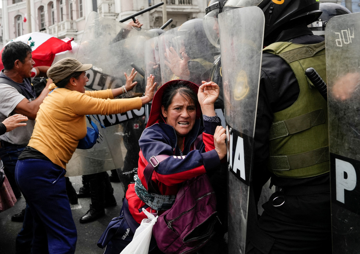 Represión en Perú. Foto: Reuters.