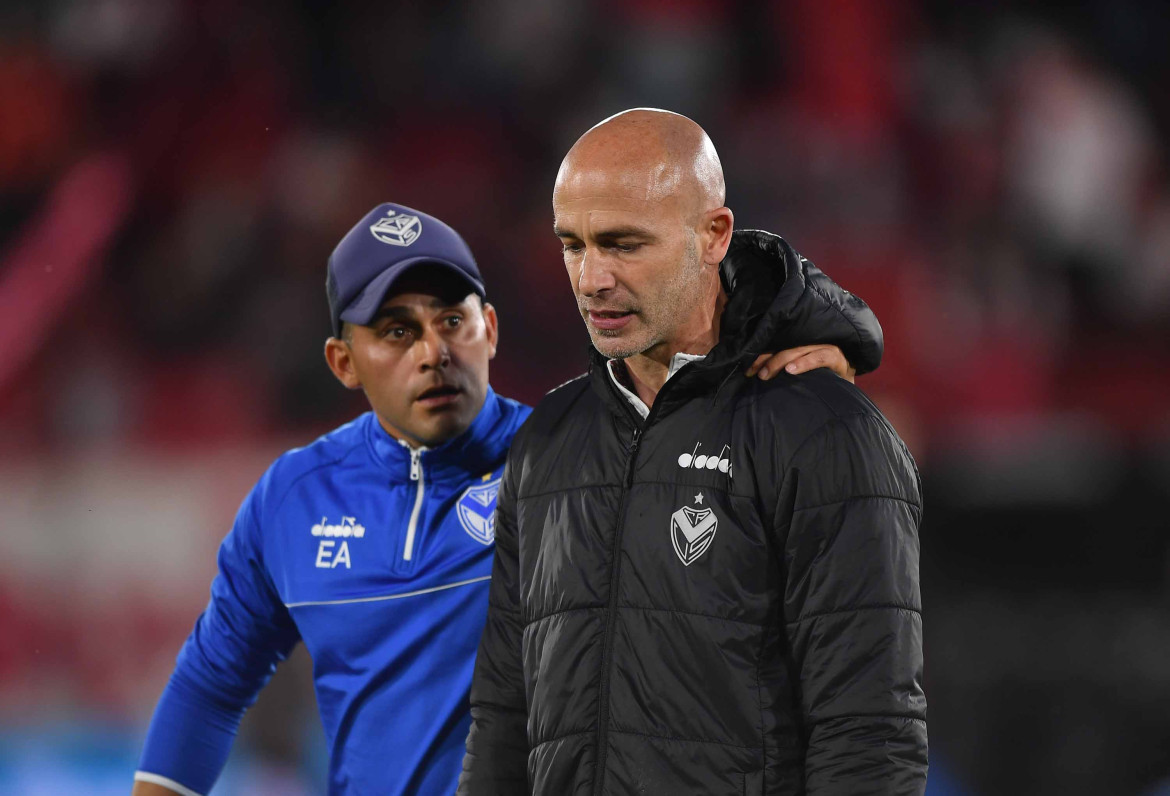 De cara al futuro, Sebastián Méndez reclamó refuerzos de jerarquía en Vélez. Foto: Télam.