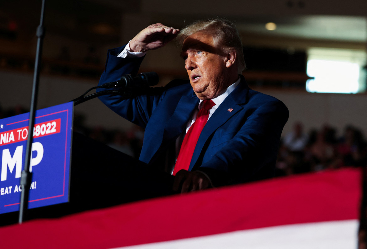 Donald Trump anticipó una imputación en su contra por el asalto al Capitolio. Foto: Reuters.