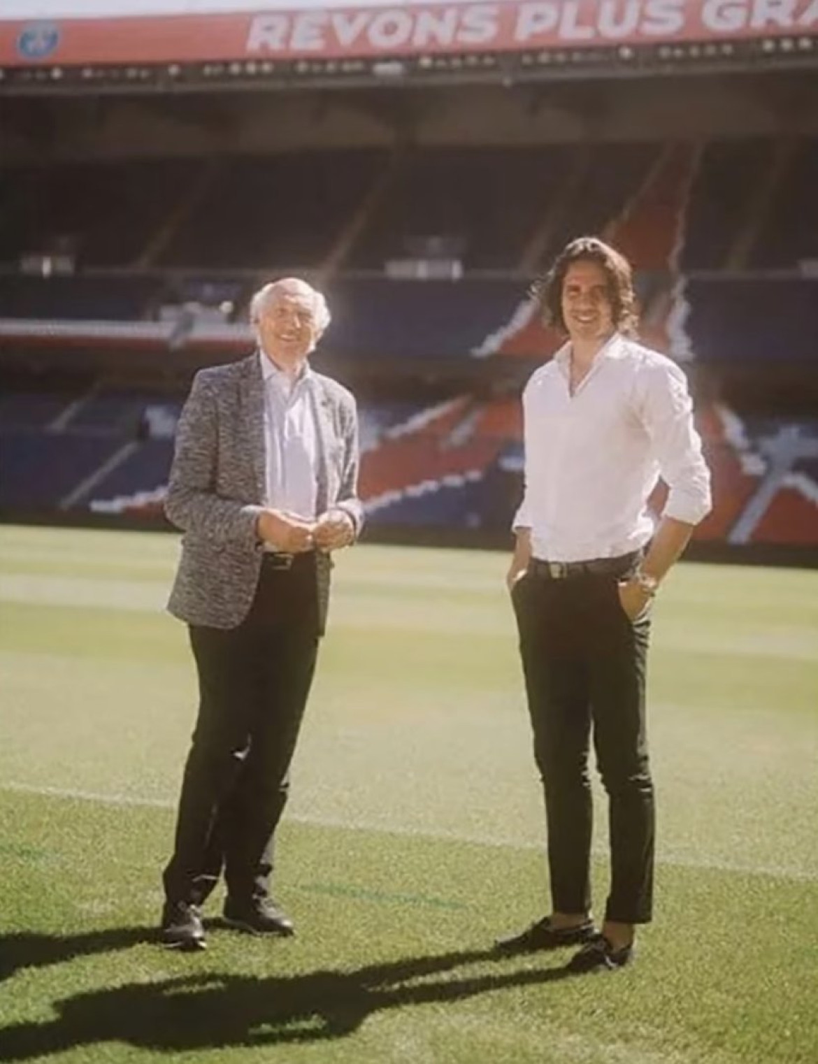 Edinson Cavani y Carlos Bianchi. Foto: redes.