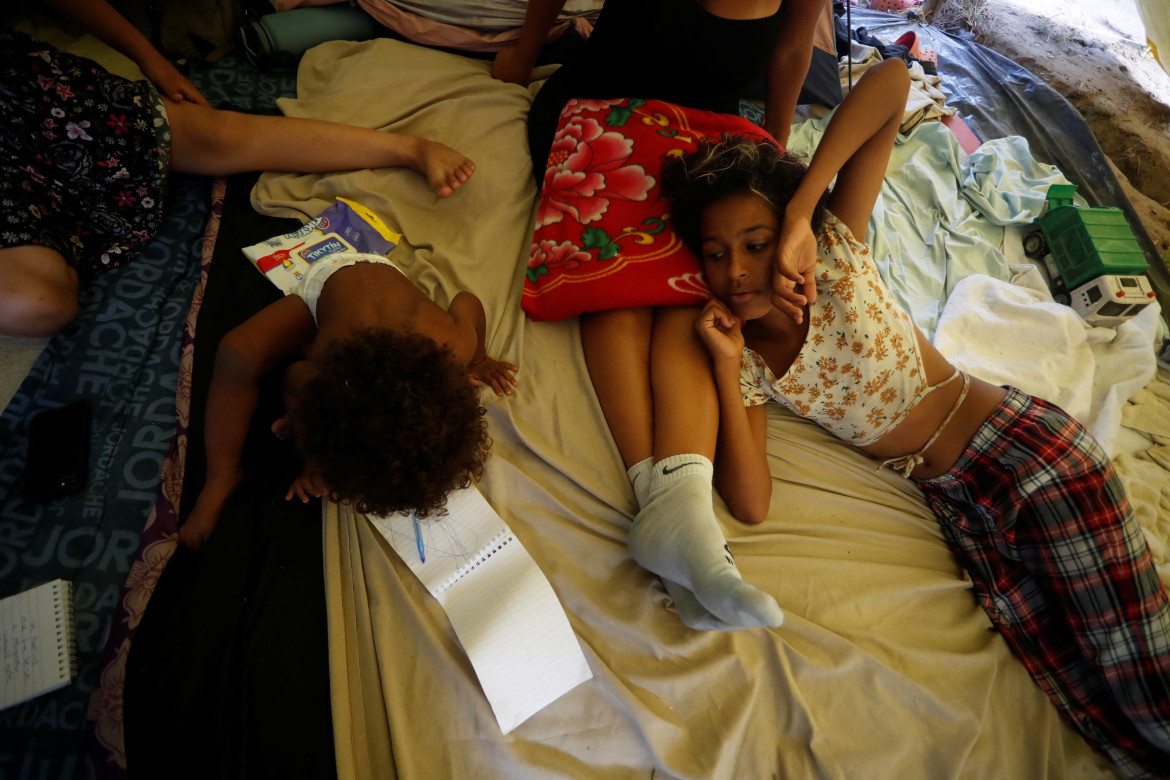 Migrantes en la frontera entre México y Estados Unidos. Foto: Reuters.