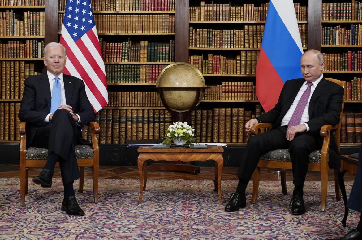 Joe Biden, presidente de Estados Unidos y Vladimir Putin, presidente de Rusia. Foto: Reuters