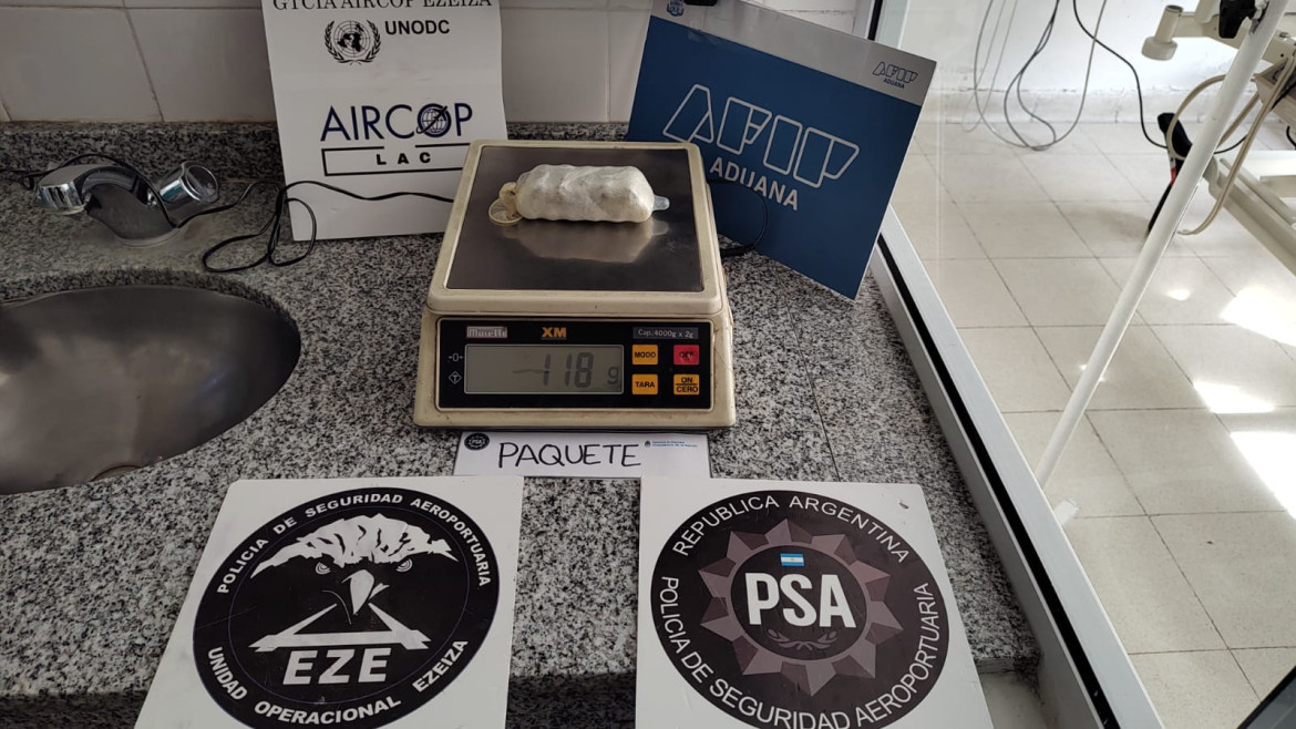 Las 78 cápsulas de cocaína detectadas en el Aeropuerto de Ezeiza. Foto: PSA.