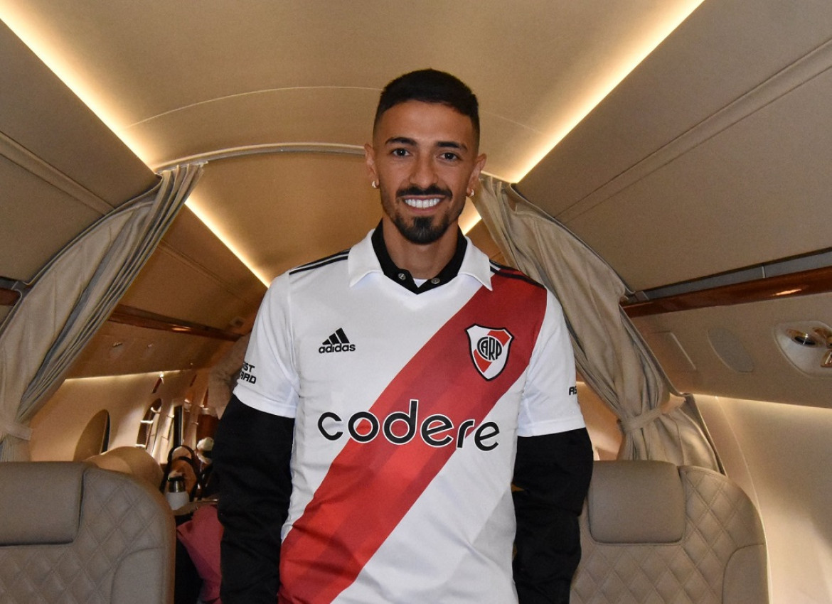 Manuel Lanzini volvió a River Plate después de 9 años. Foto: Twitter @RiverPlate.