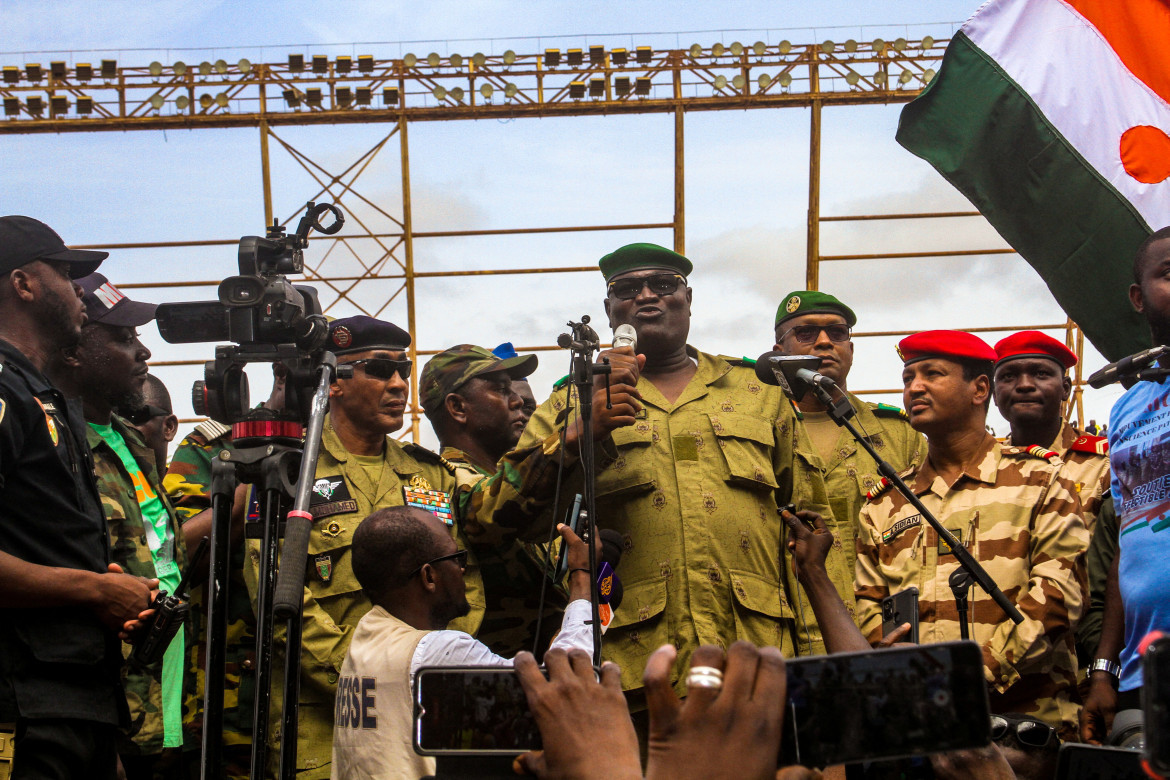 Los militares al frente del golpe de estado en Níger. Foto: Reuters.