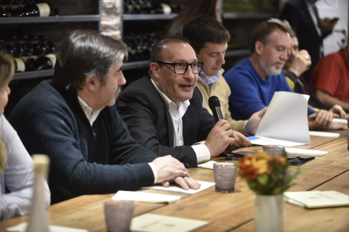 Encuentro para la promoción de políticas públicas para el vino en Campaña. Foto: prensa