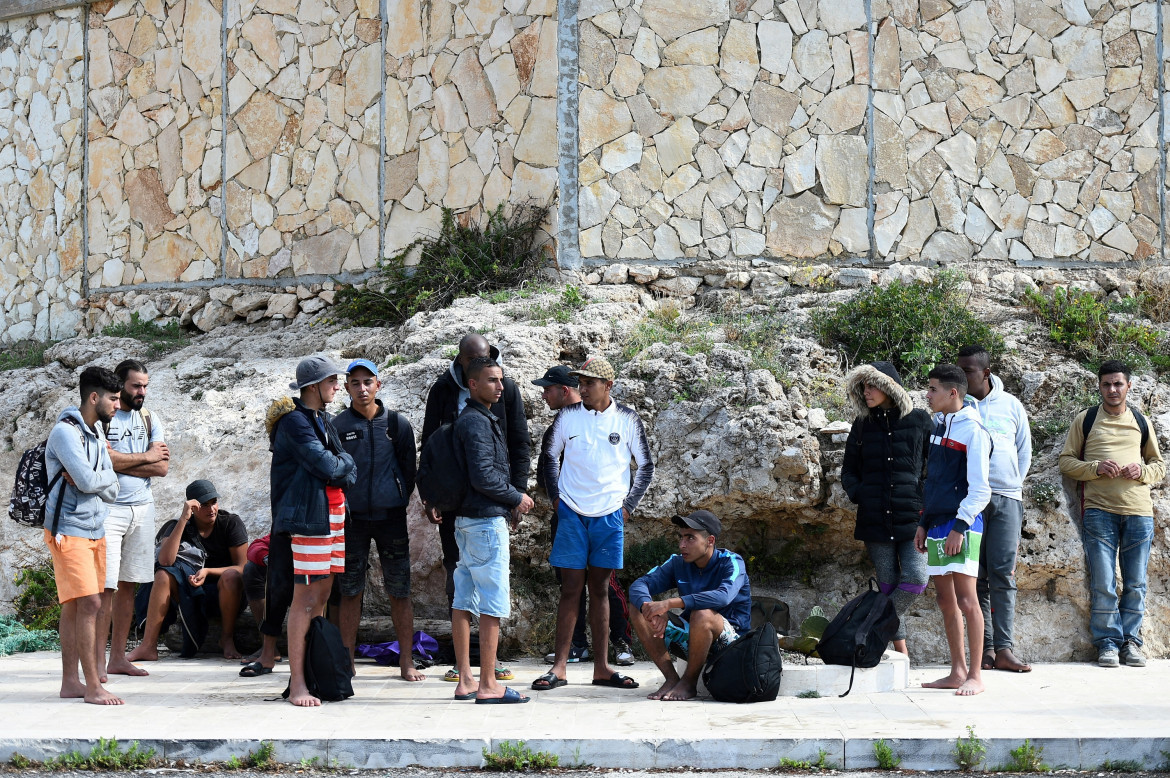 Migrantes en isla de Lampedusa. Foto: Reuters.