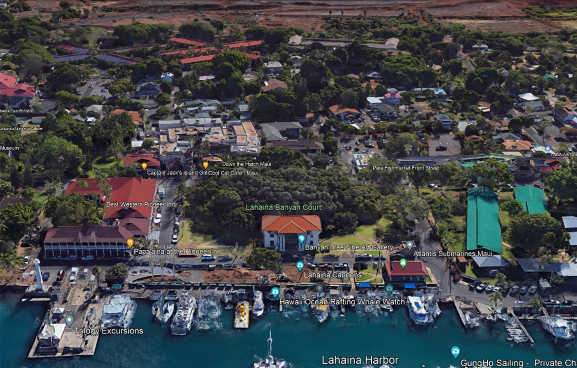 Antes y después los incendios forestales que arrasaron Lahaina - Maui, Hawái, Estados Unidos. @AlertaMundial2.