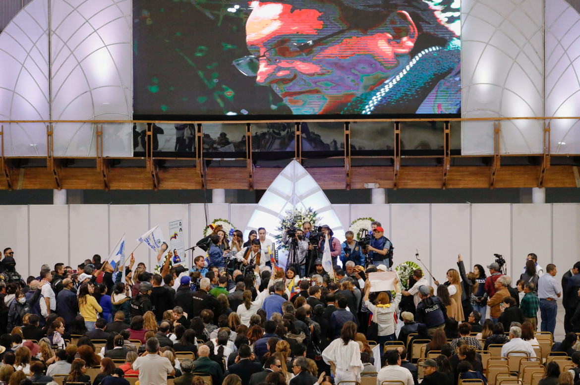 El funeral público de Fernando Villavicencio. Foto: Reuters.