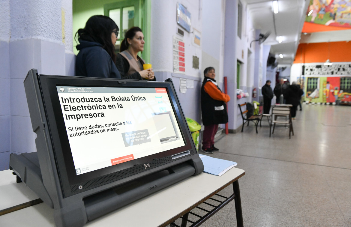 Voto electrónico en la Ciudad de Buenos Aires. Foto: NA.