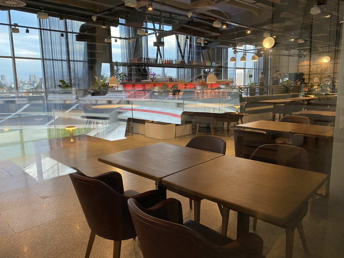 El restaurante que instalaron en el Estadio Monumental Más. Foto: Twitter.