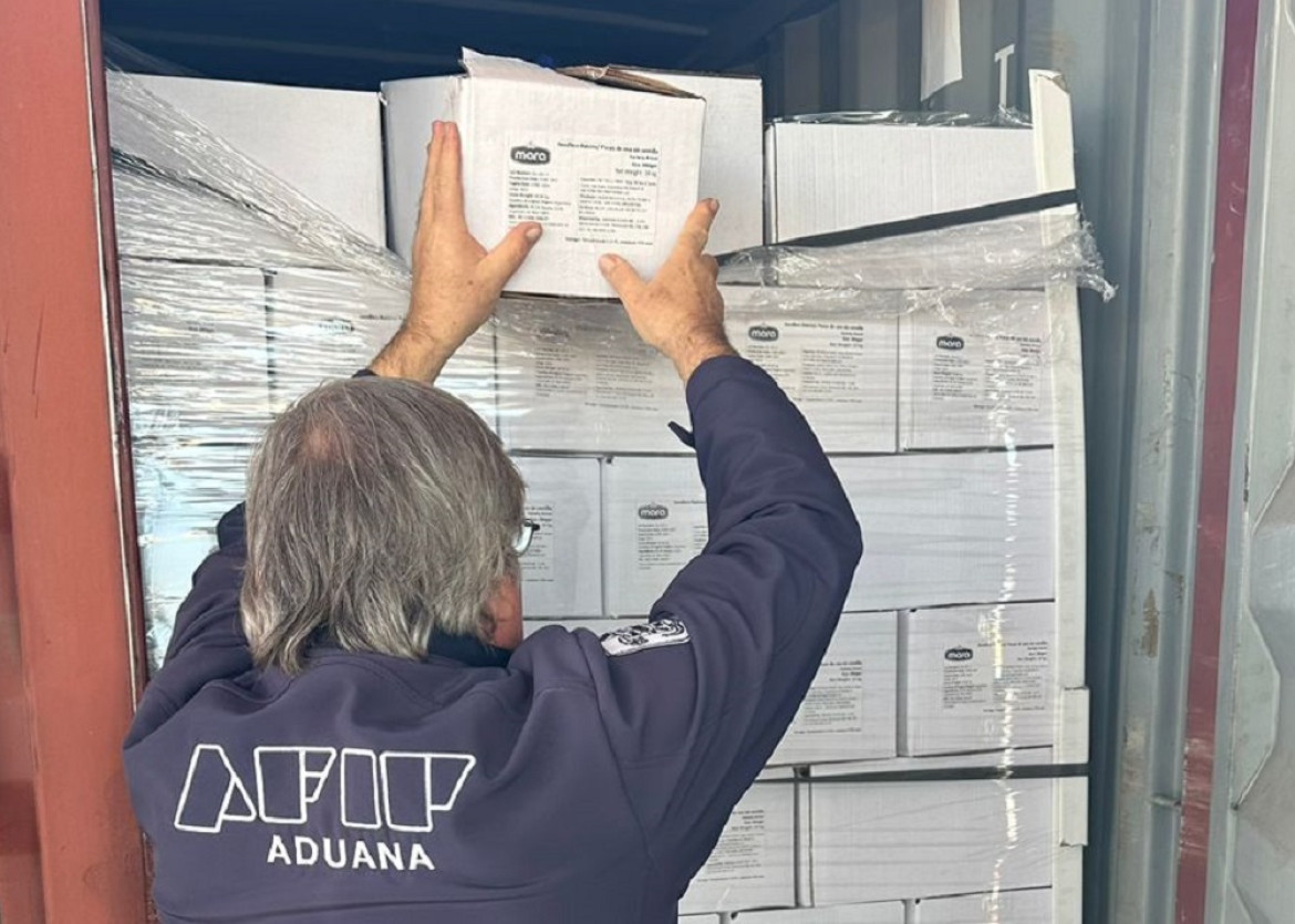 Subfacturación en la exportación de 24 toneladas de pasas de uva a Canadá. Foto: Aduana.