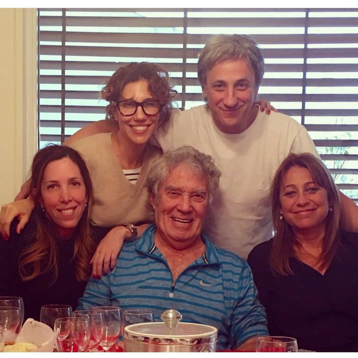 Chico Novarro junto a su familia. Foto: Instagram.