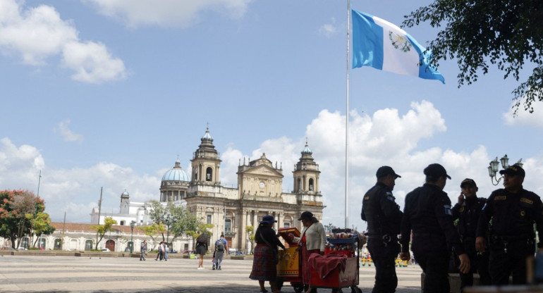 Guatemala elige presidente entre Bernardo Arévalo de León y Sandra Torres. Foto: Reuters.