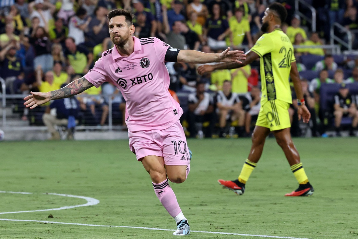 Lionel Messi convirtió en la final de la Leagues Cup. Foto: Reuters.