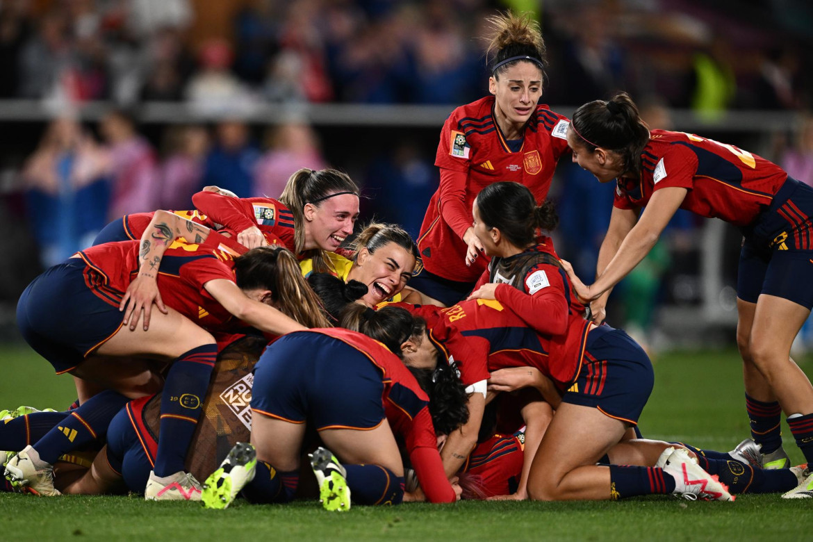 Celebración del gol de Olga Carmona