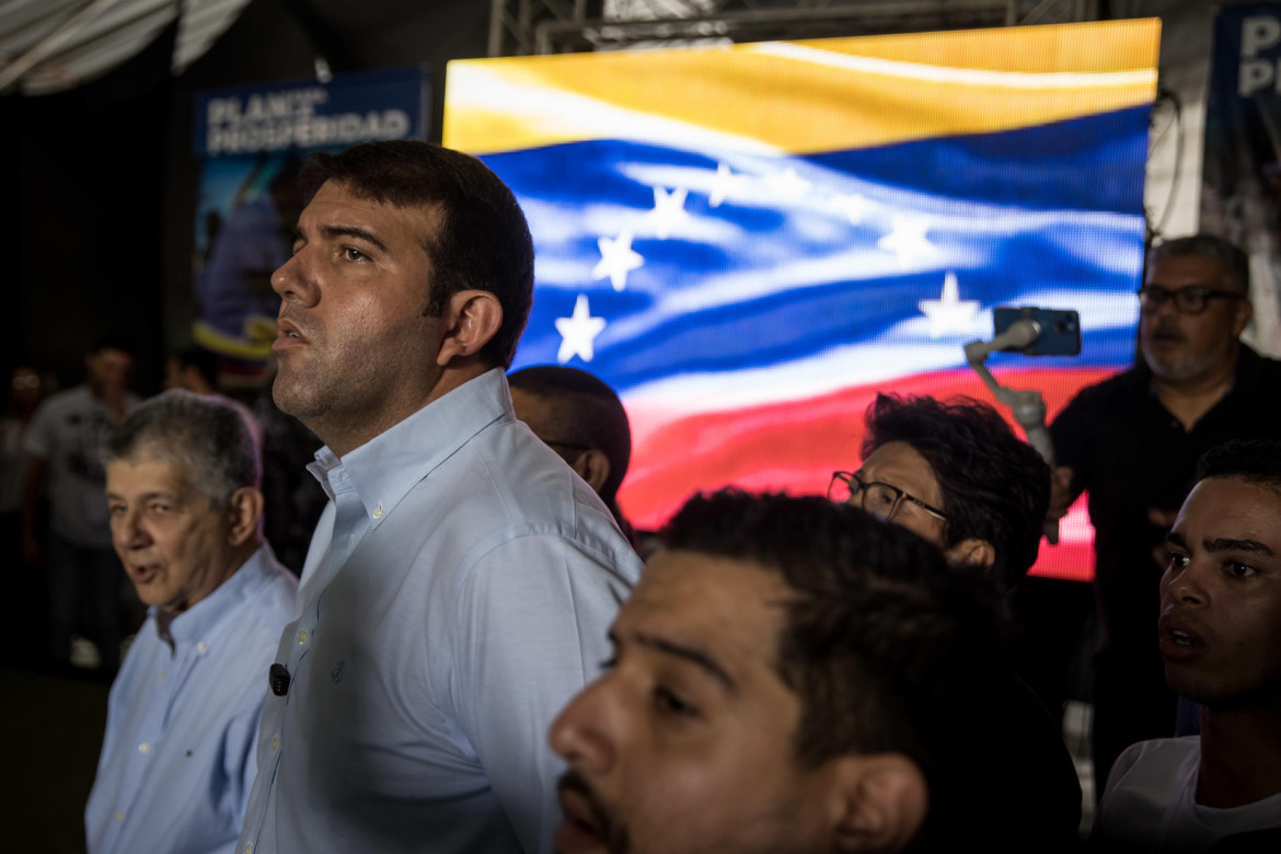 candidato a las primarias opositoras del 22 de octubre, Carlos Prosperi. Foto: EFE