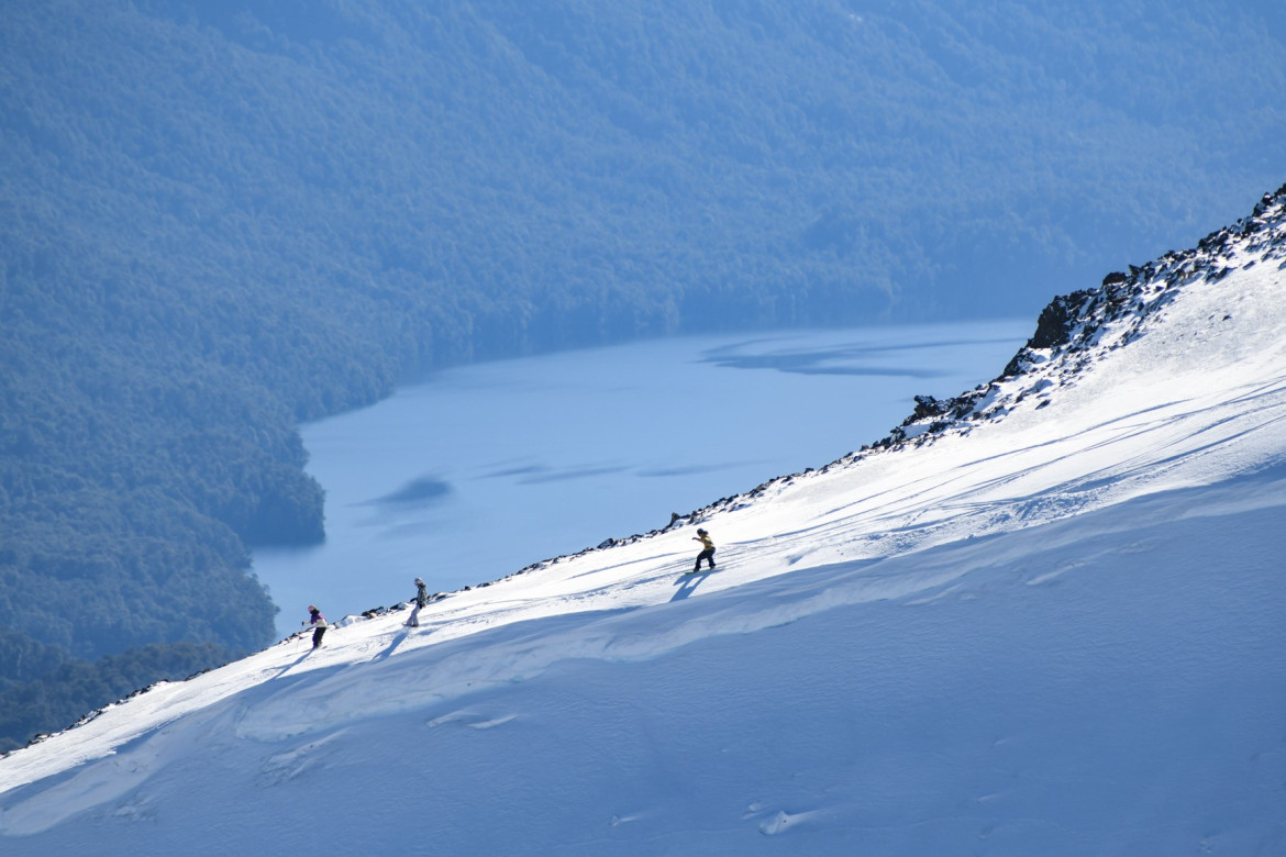 Equipo argentino de nieve recorrió tres montañas de nuestro país. Foto: Prensa.