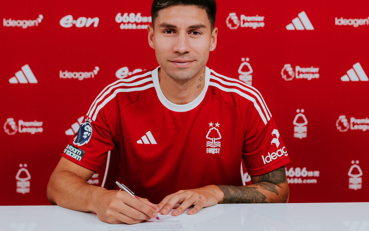 Gonzalo Montiel, futbolista. Foto: Twitter @NFFC