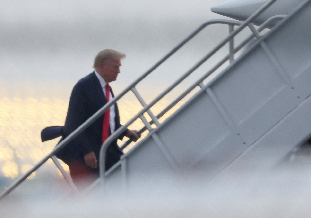 Donald Trump después de pagar su fianza en Georgia. Foto: Reuters.