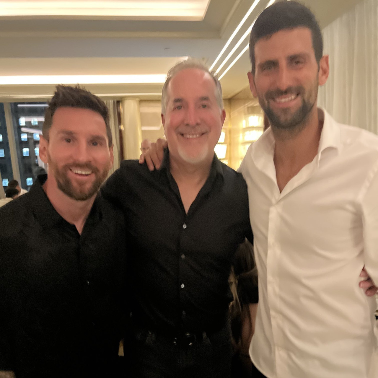 Encuentro en Nueva York de Lionel Messi, Jorge Más y Novak Djokovic.