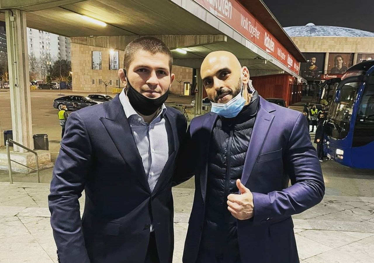 Yassine Cheuko junto al ruso Jabib Nurmagomédov. Foto: Instagram @yasstcheuko.