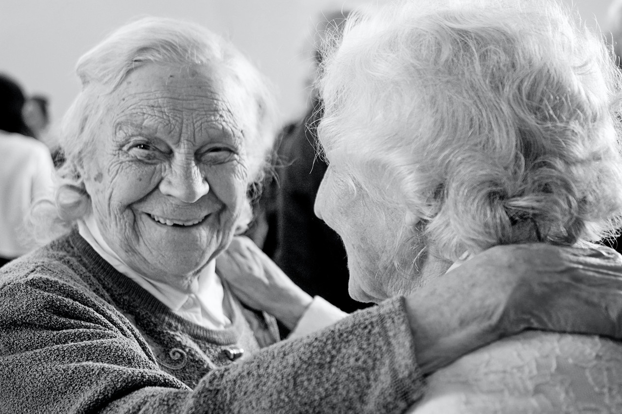 Los adultos mayores encabezan el ranking de discriminación por edadismo. Foto: Unsplash.