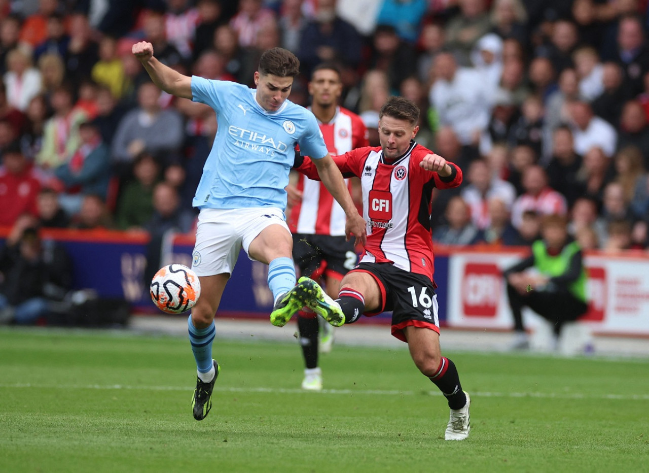 Julián Álvarez jugó los 90 minutos ante Sheffield. Foto: Reuters.