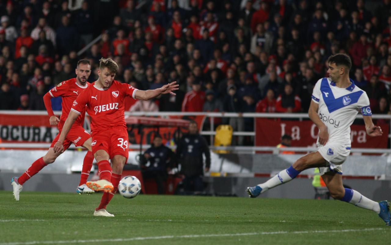 Matías Giménez, la figura de Independiente ante Vélez. Foto: NA.