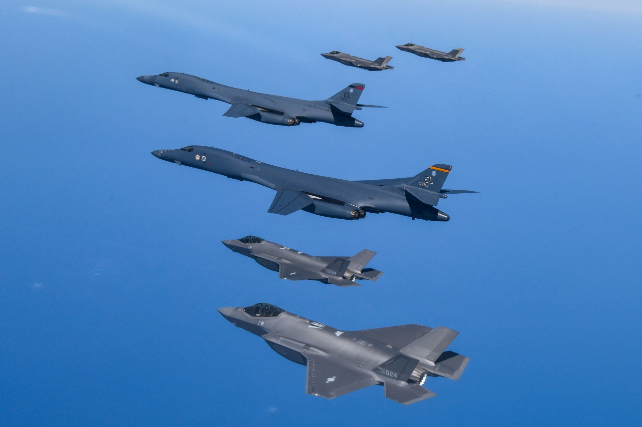 Aviones de Estados Unidos y Corea del Sur en el trabajo en conjunto. Foto: Reuters.