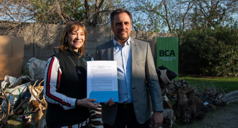 El ministro de Ambiente y Desarrollo Sostenible, Juan Cabandié, junto a la diputada nacional Alicia Aparicio